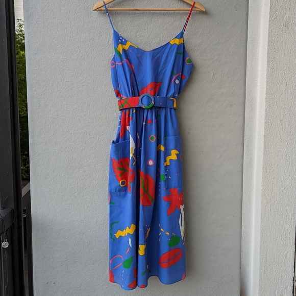 Dresses & Skirts - Vintage colourful dress with belt